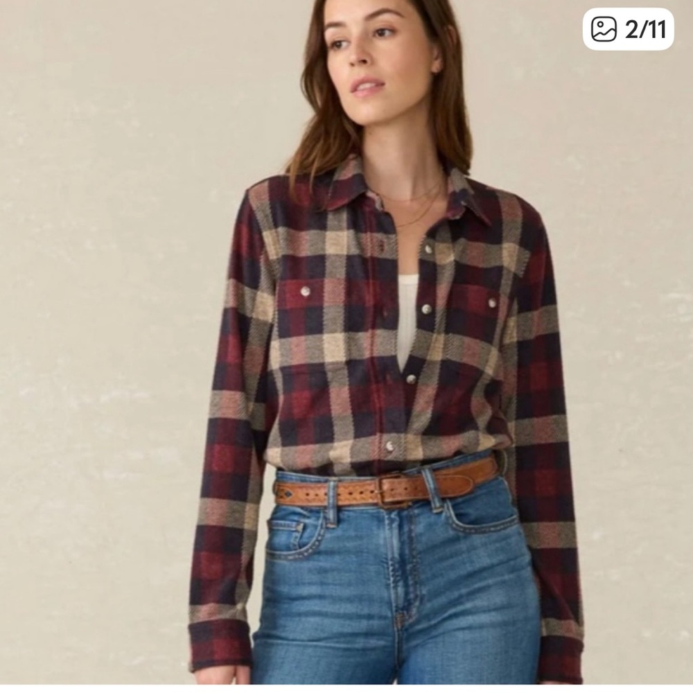 Faherty Burgundy and Cream Plaid Button-Down sweater Shirt - Picture 2 of 11